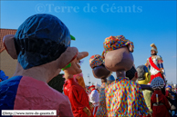 Cassel (F) - Carnaval du Lundi de Pâques 2013 / Les grosses-têtes casseloises et Reuze-Papa - CASSEL (F) et Reuze-Maman - CASSEL (F)