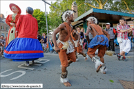 DOUAI (F) - Fêtes de Gayant 2013 - Rassemblement de géants et banquet de rue / Rose-Lyne – ESQUERCHIN (F), Kevin – ESQUERCHIN (F) et les danseurs de Dédougou (BURKINA-FASO)